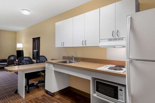  - Extended Stay America Suites Woodfield Mall Schaumburg