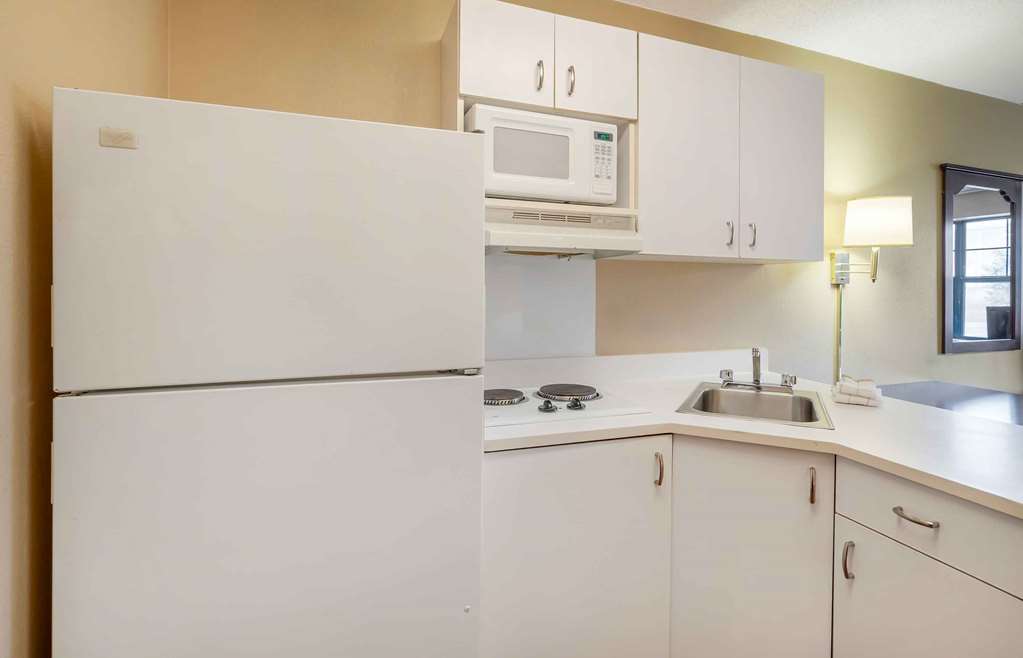 EXTENDED STAY AMERICA SUITES-guestroom-Guest Room,Kitchen/Kitchenette,On-Site.jpg