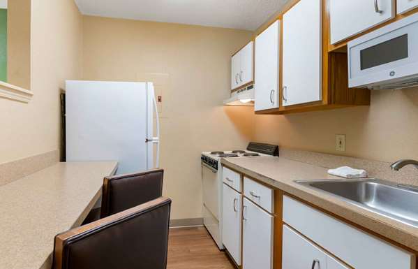  - Extended Stay America Suites University South Ann Arbor - I-94, Exit 177