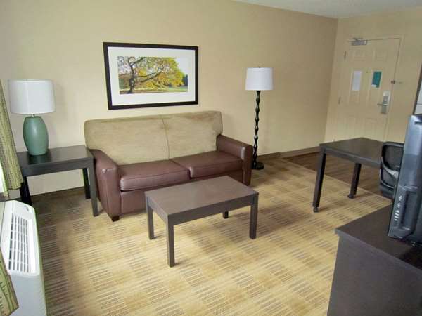  - Extended Stay America Suites Orchard Hill Place Novi - I-96 & I-275, Exit 167