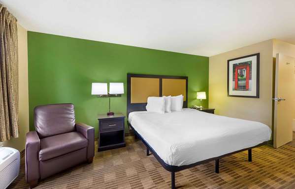  - Extended Stay America Suites Beachwood - I-271, Exit 29