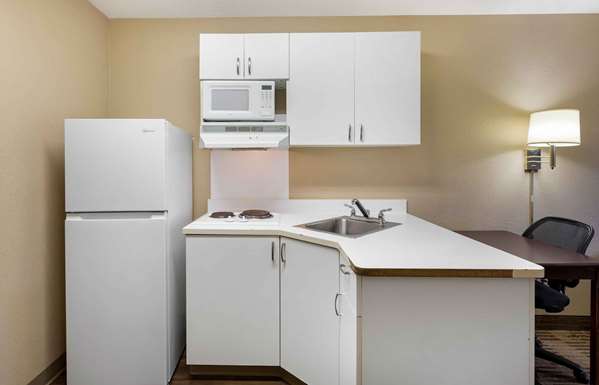  - Extended Stay America Suites Beachwood - I-271, Exit 29