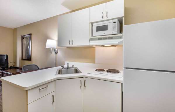  - Extended Stay America Suites Beachwood - I-271, Exit 29