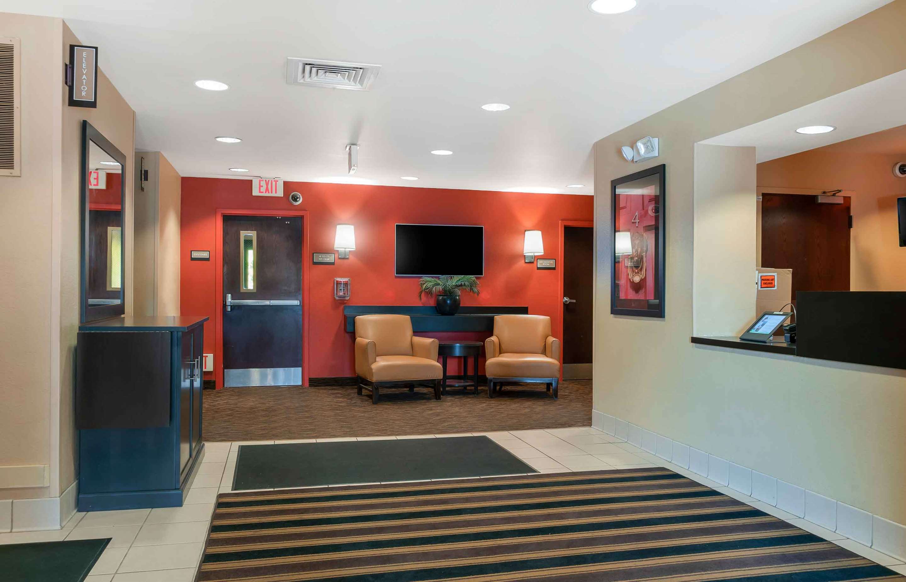 Lobby and Guest Check-in