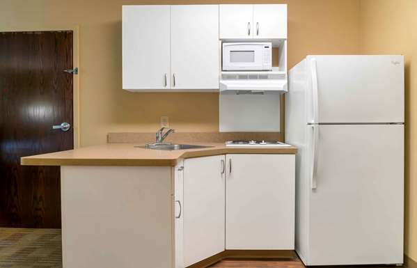  - Extended Stay America Suites Canton - I-275, Exit 25