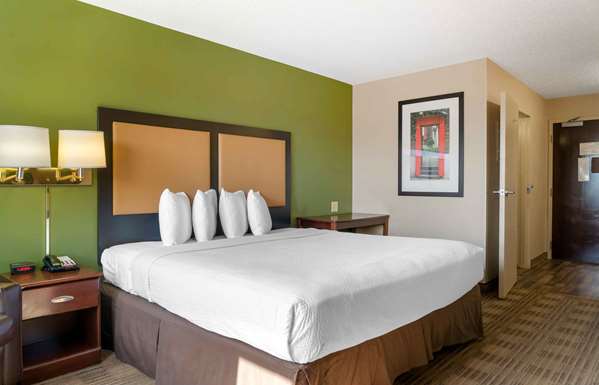  - Extended Stay America Suites Canton - I-275, Exit 25