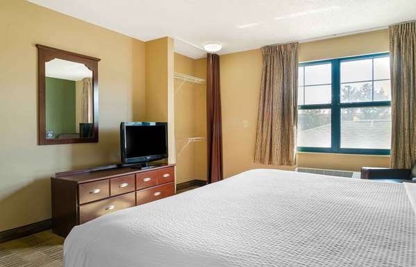  - Extended Stay America Suites Canton - I-275, Exit 25