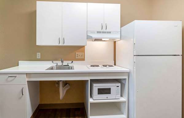  - Extended Stay America Suites Schaumburg - I-90, Exit 65