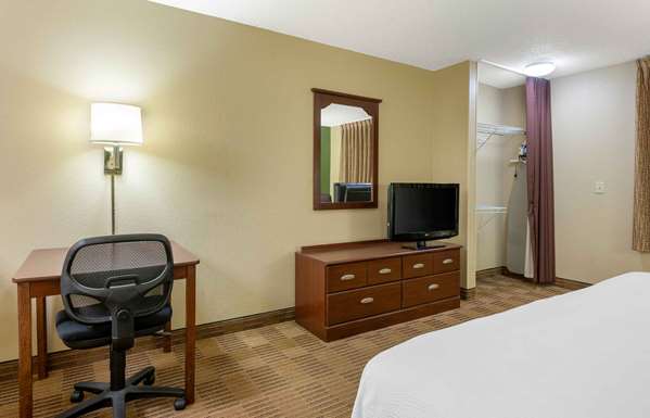  - Extended Stay America Suites Schaumburg - I-90, Exit 65