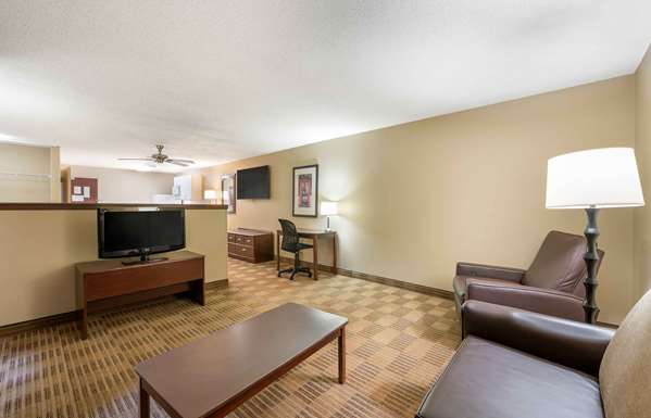  - Extended Stay America Suites Schaumburg - I-90, Exit 65