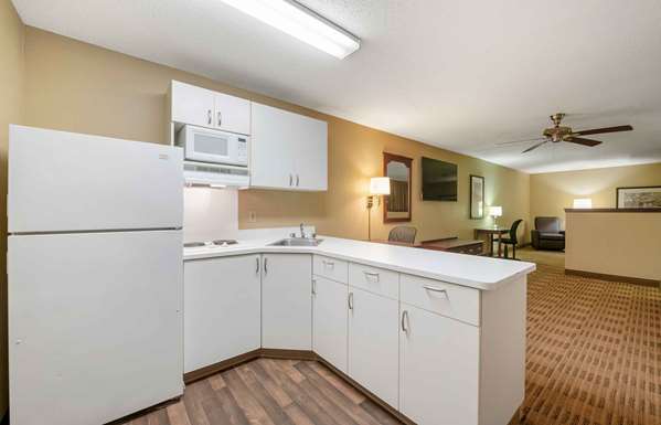  - Extended Stay America Suites Schaumburg - I-90, Exit 65