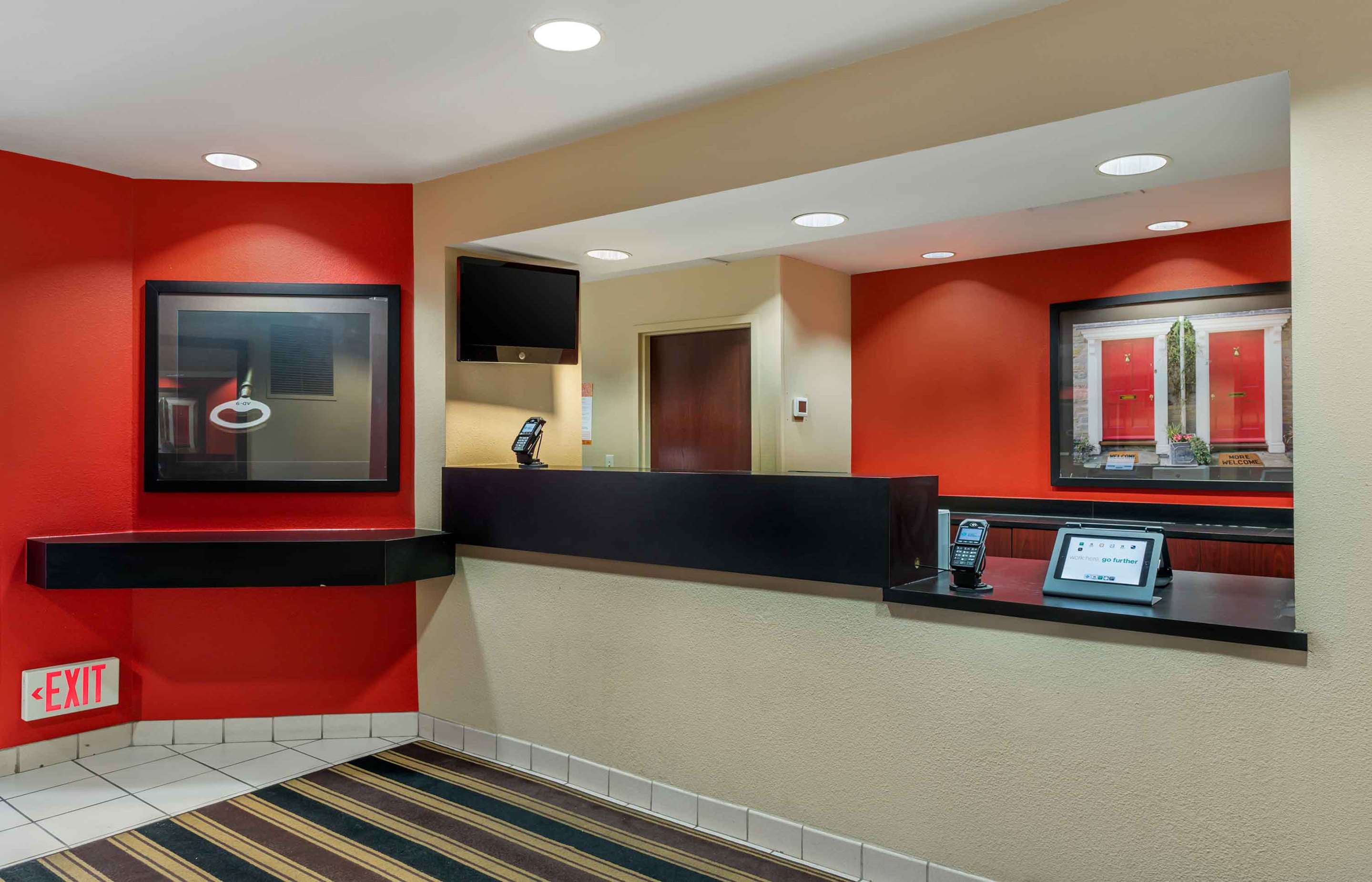 Lobby and Guest Check-in | Extended Stay America Suites - South Bend - Mishawaka - North
