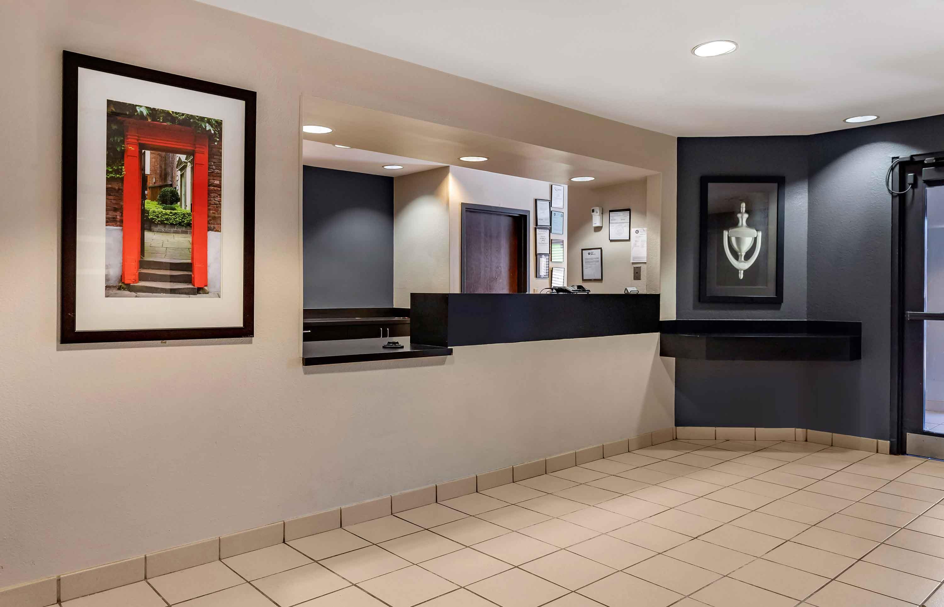 Lobby and Guest Check-in
