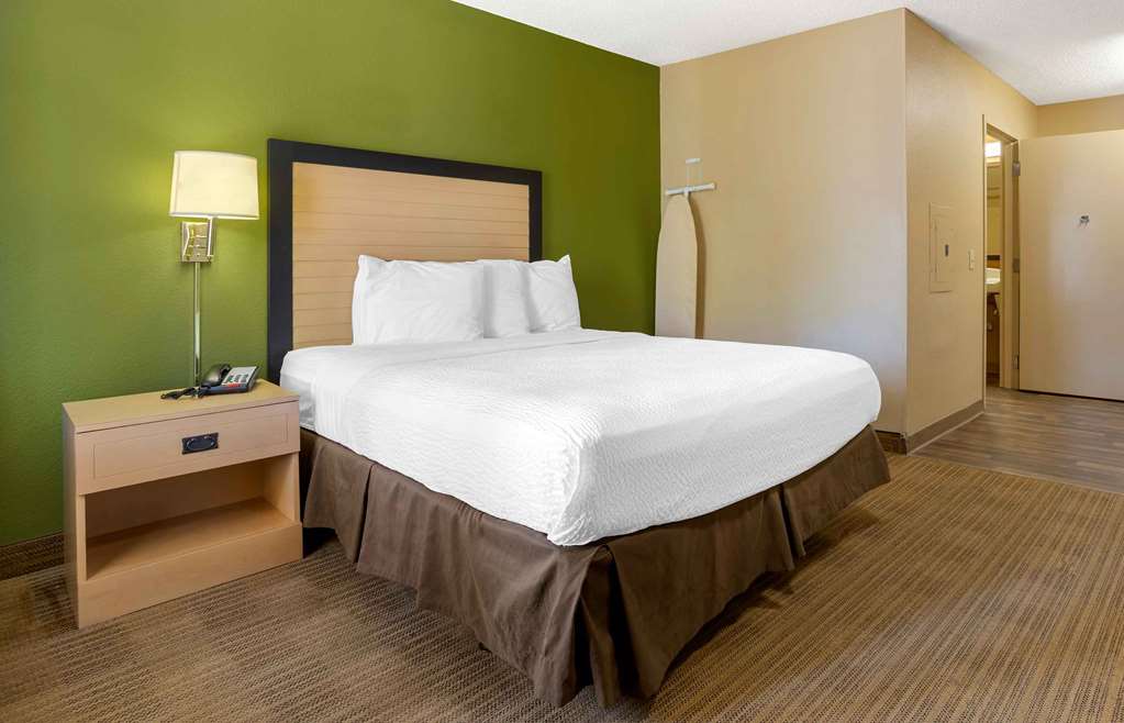 EXTENDED STAY AMERICA SUITES-guestroom-Guest Room,On-Site.jpg