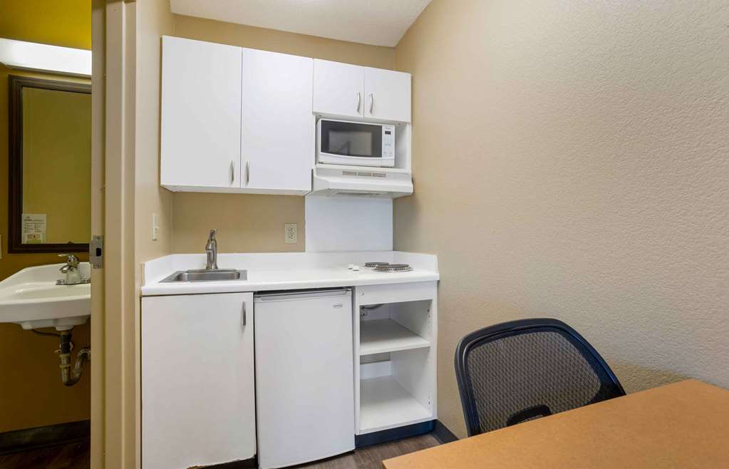 EXTENDED STAY AMERICA SUITES-guestroom-Guest Room,Kitchen/Kitchenette,On-Site.jpg