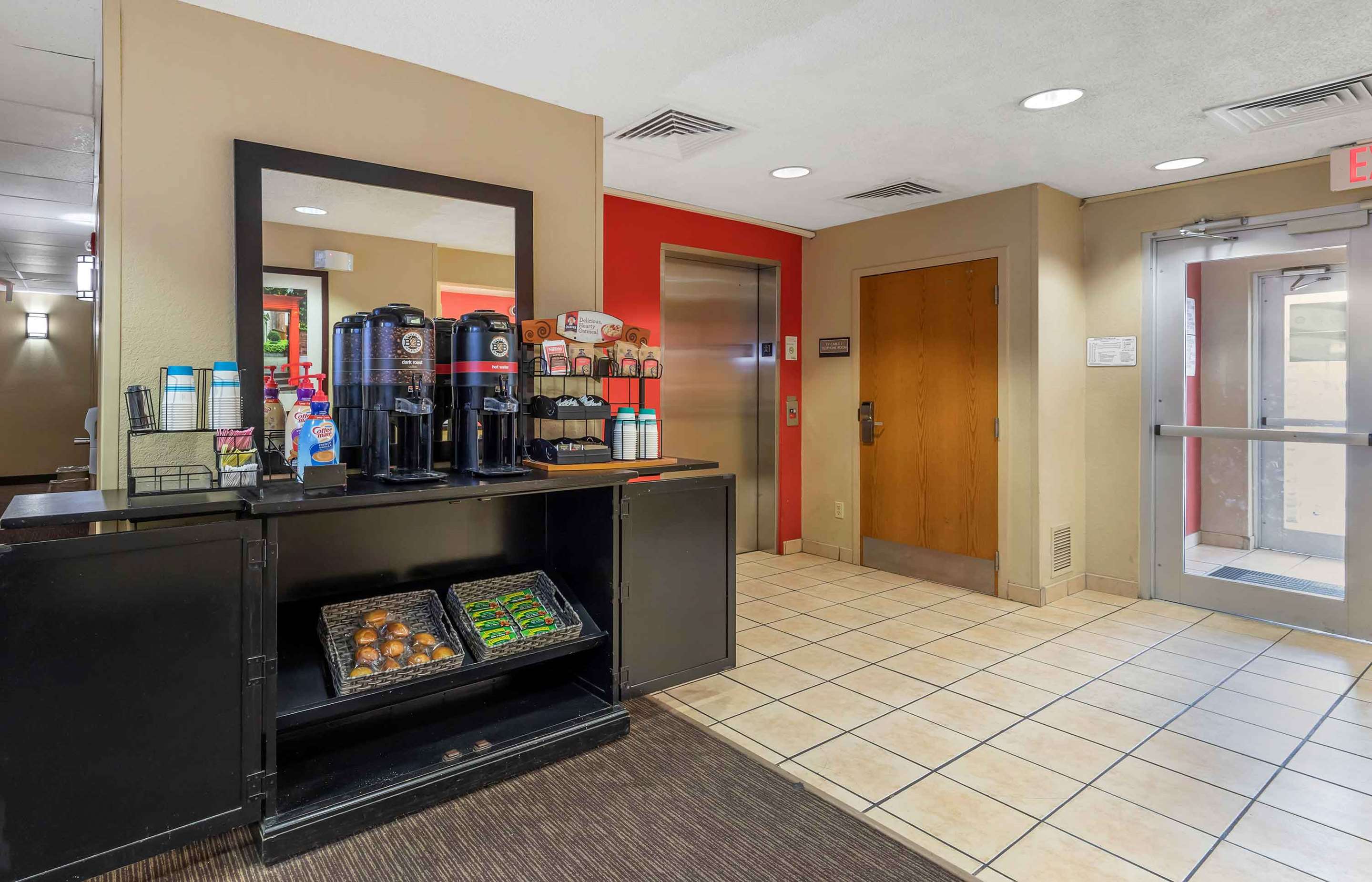Lobby and Guest Check-in