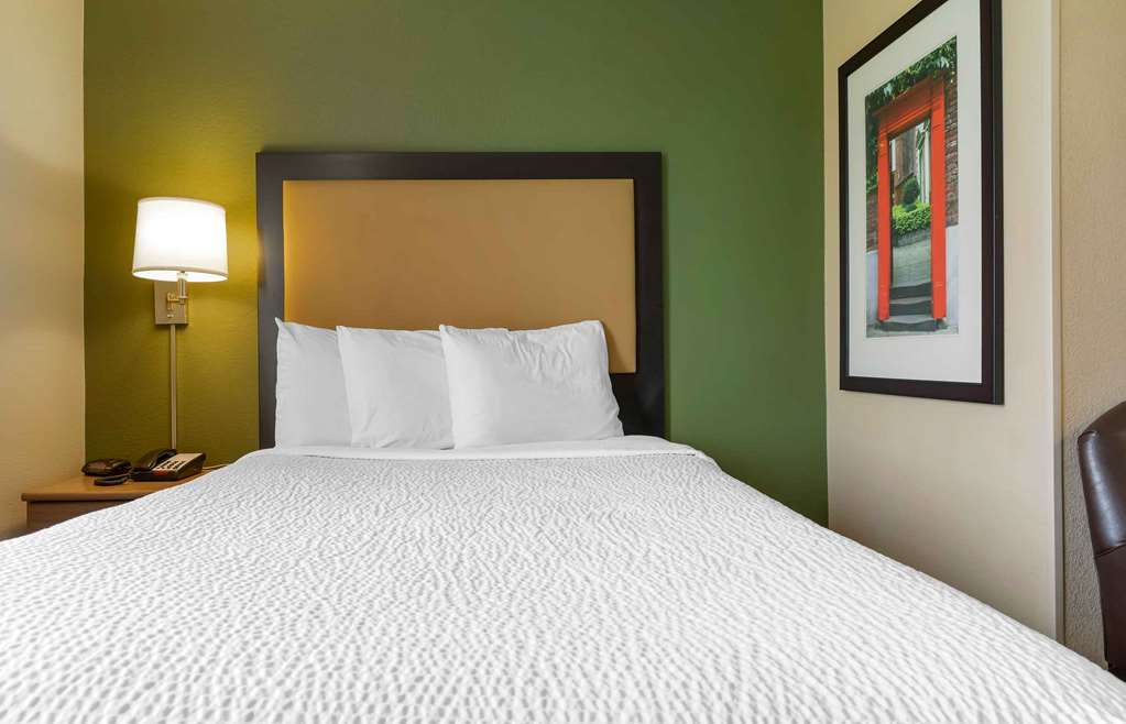 EXTENDED STAY AMERICA SELECT-guestroom-Guest Room,On-Site.jpg
