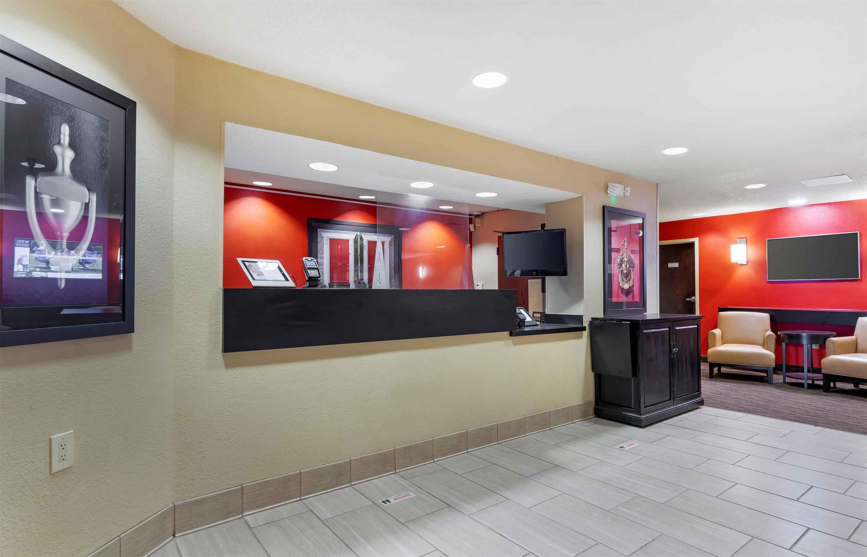 Lobby and Guest Check-in | Extended Stay America Suites Houston NASA Johnson Space Ctr