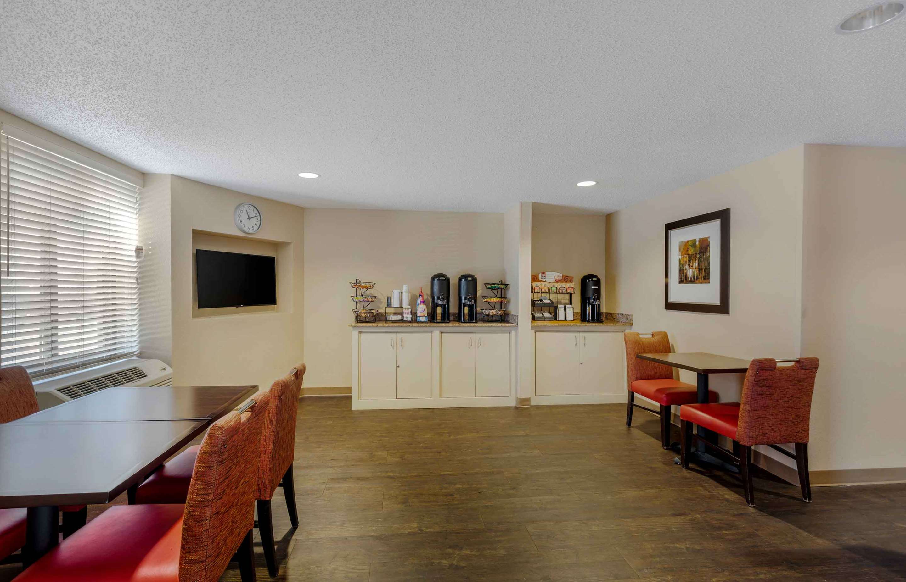 Free Grab-and-Go Breakfast | Extended Stay America Select Suites Dallas Las Colinas