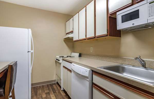  - Extended Stay America Suites Colonnade San Antonio - I-10, Exits 560 & 561