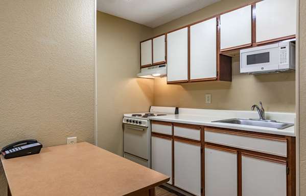  - Extended Stay America Suites Colonnade San Antonio - I-10, Exits 560 & 561