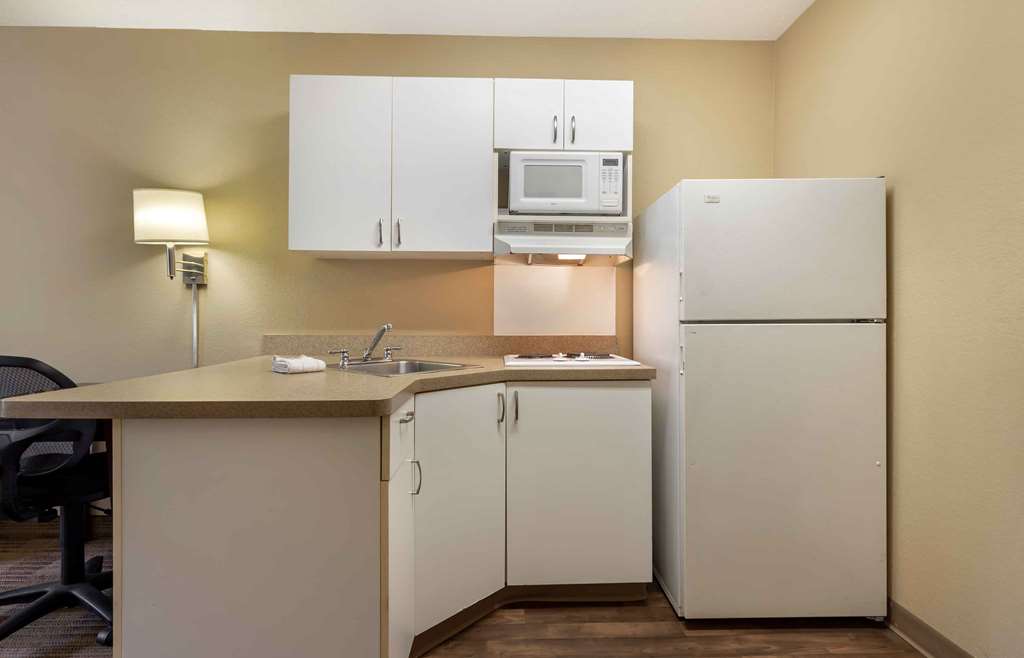 EXTENDED STAY AMERICA SELECT-guestroom-Guest Room,Kitchen/Kitchenette,On-Site.jpg