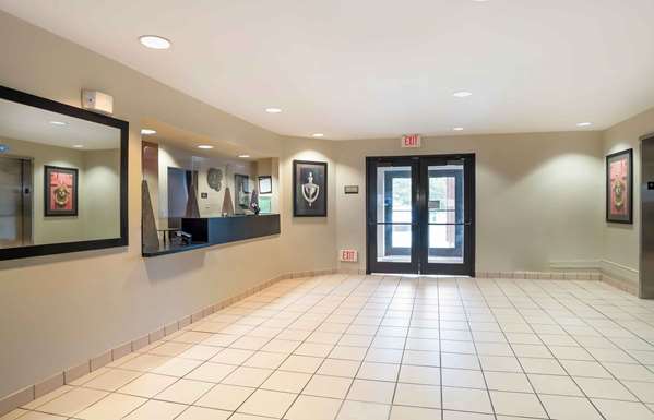  - Extended Stay America Suites Baton Rouge - I-10, Exit 158