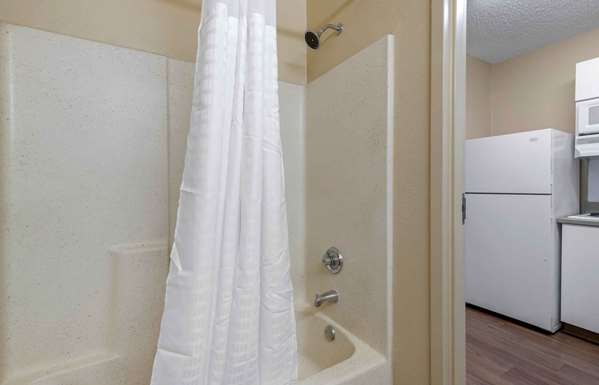  - Extended Stay America Suites Laredo - I-35, Exit 4