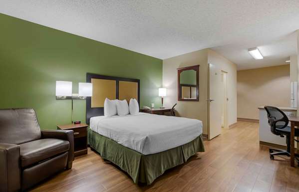  - Extended Stay America Suites Laredo - I-35, Exit 4