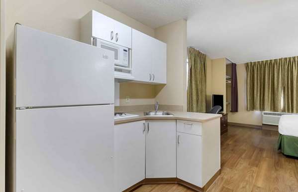  - Extended Stay America Suites Laredo - I-35, Exit 4