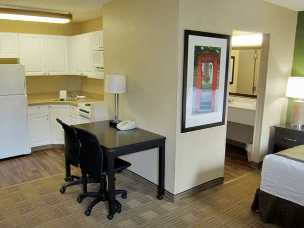  - Extended Stay America Suites Silverlake Everett