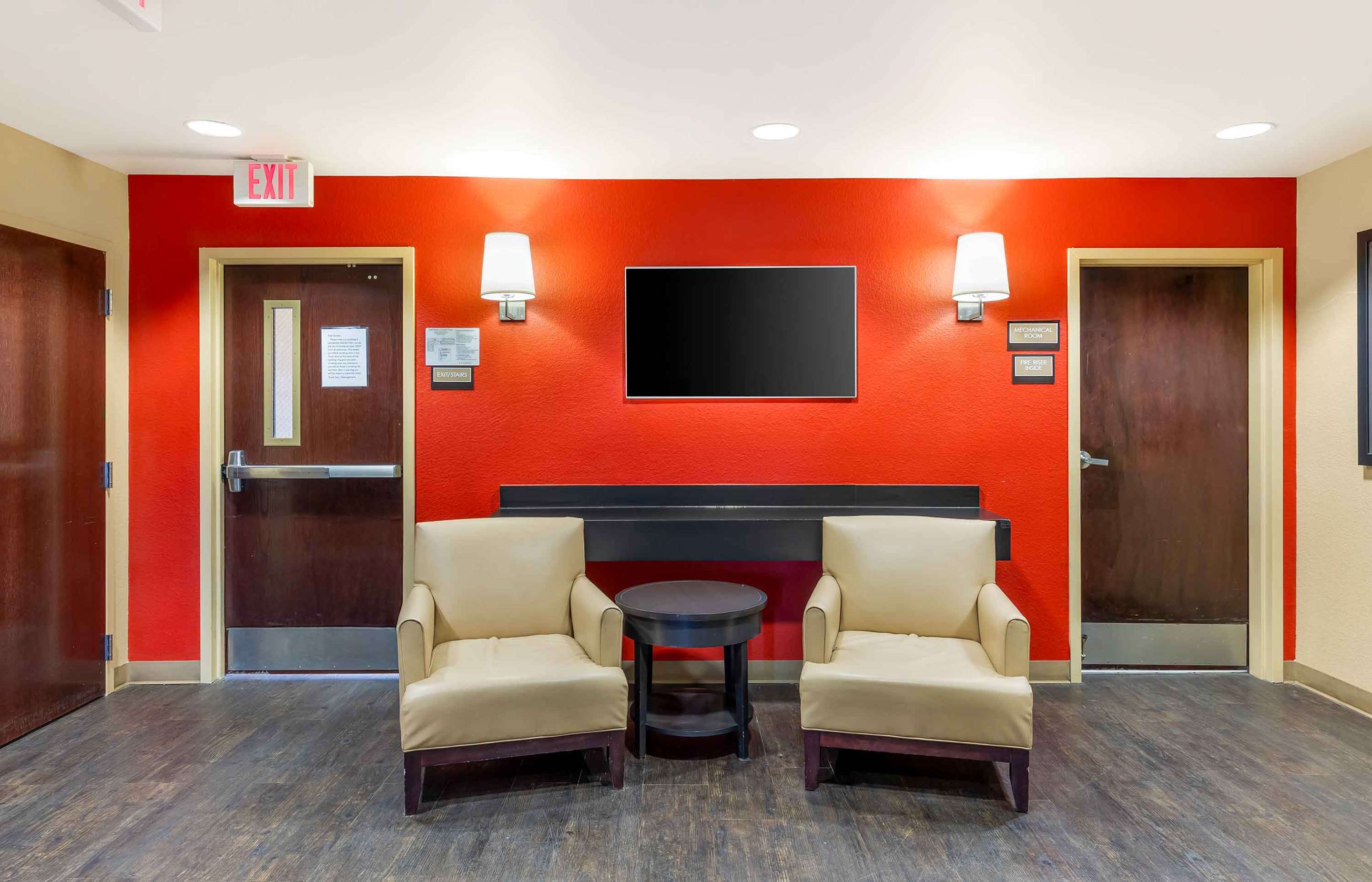 Lobby and Guest Check-in | Extended Stay America Suites Billings West End