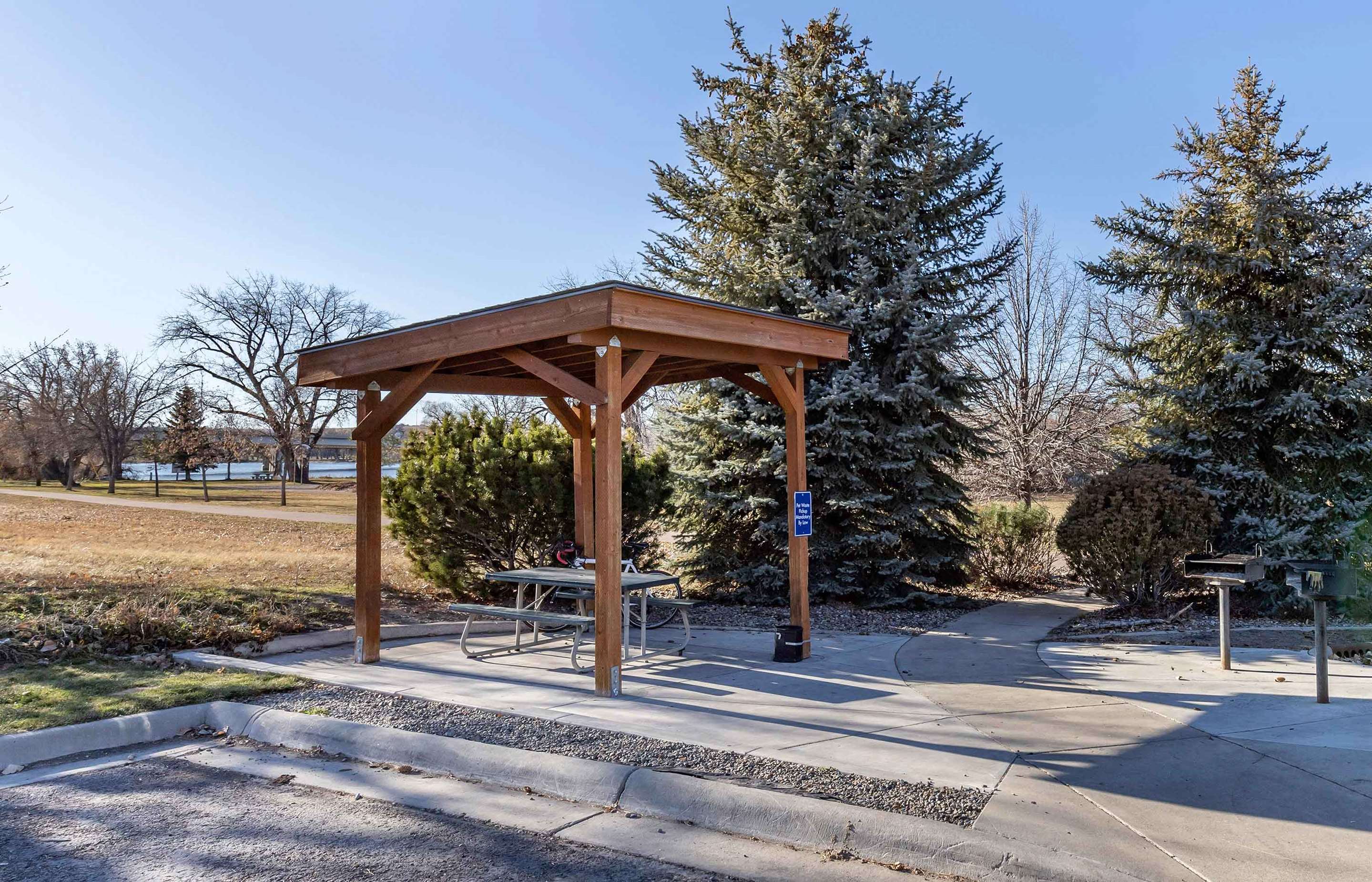 Picnic Area | Extended Stay America Suites Great Falls Missouri River