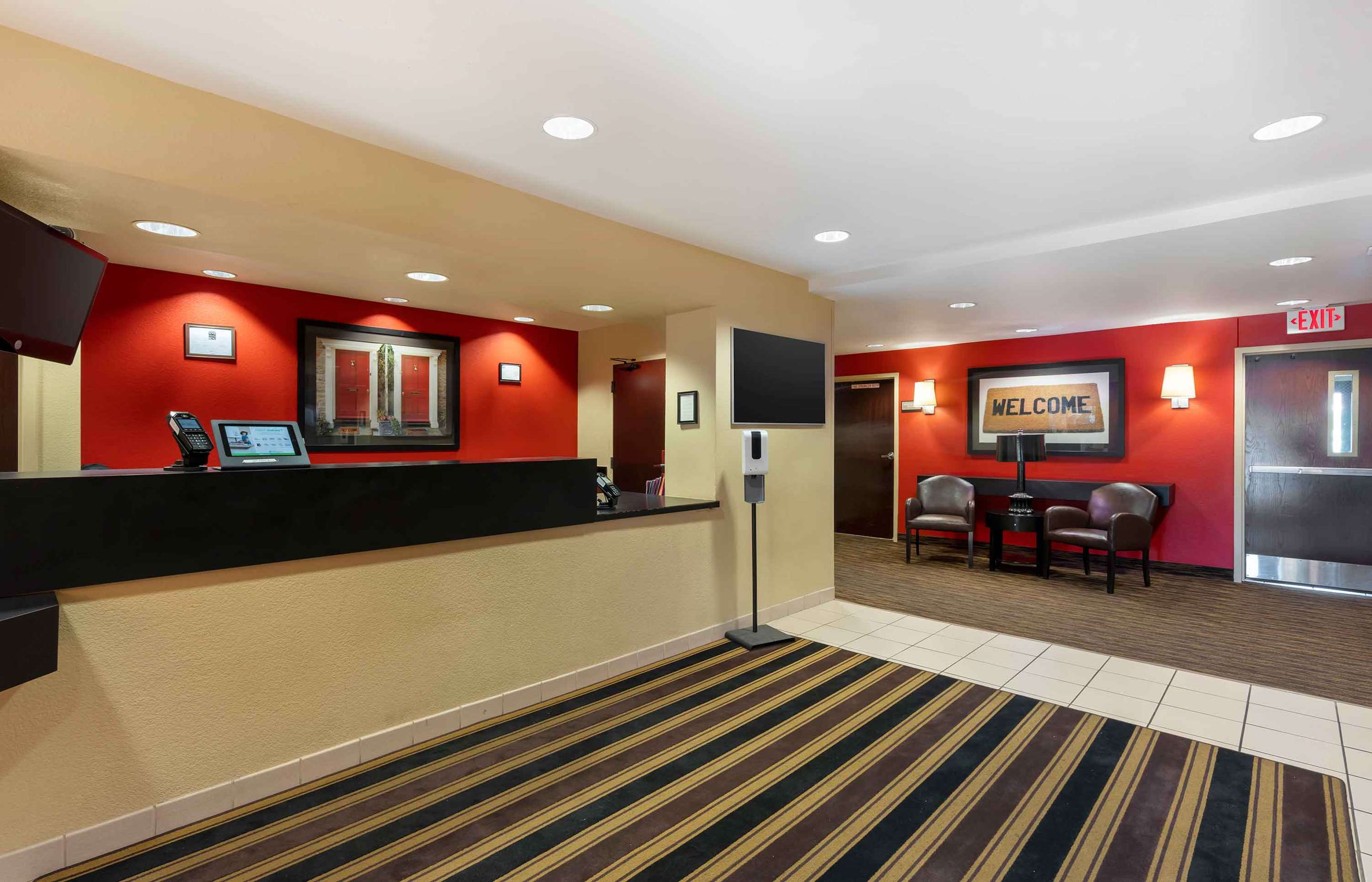 Lobby and Guest Check-in | Extended Stay America Suites Reno South Meadows