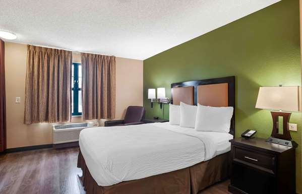  - Extended Stay America Suites Hotel Circle San Diego - I-8, Exit 3