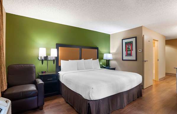  - Extended Stay America Suites Hotel Circle San Diego - I-8, Exit 3