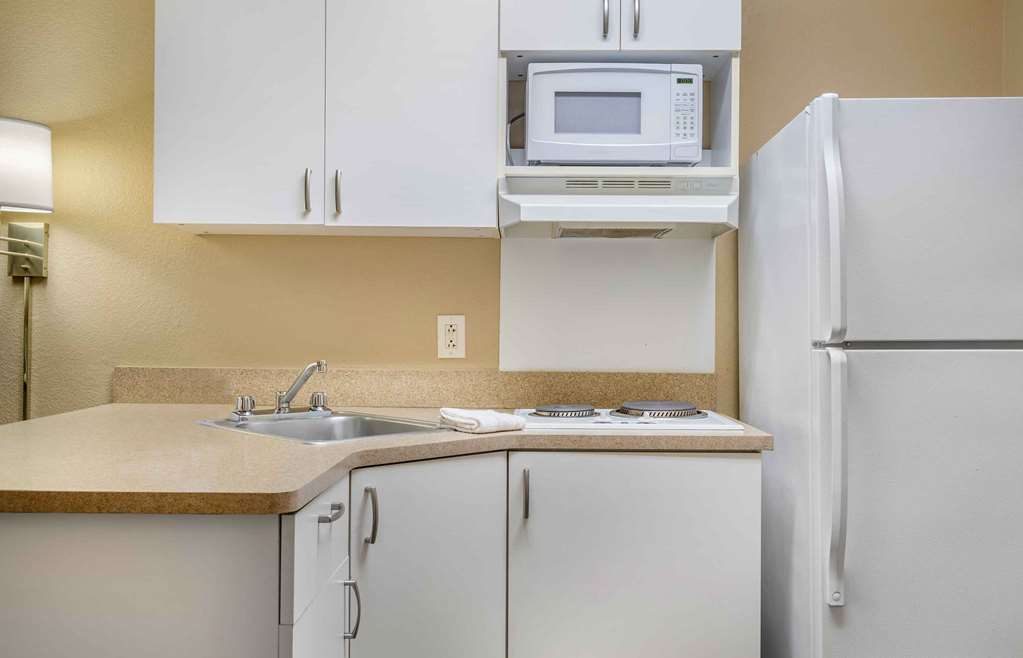 EXTENDED STAY AMERICA SUITES-guestroom-Guest Room,Kitchen/Kitchenette,On-Site.jpg