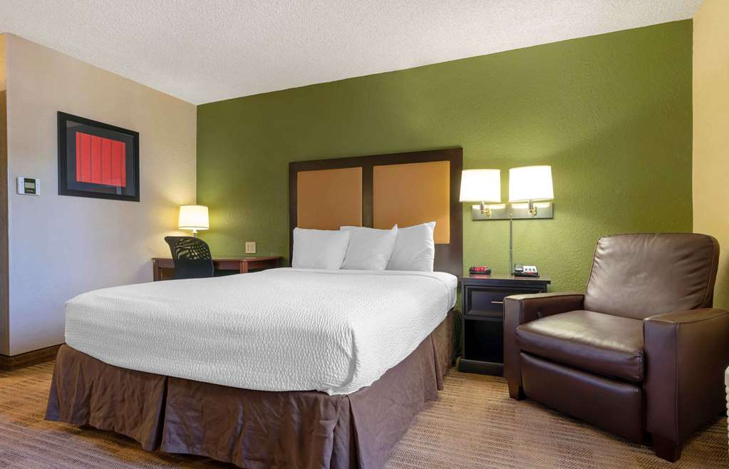 EXTENDED STAY AMERICA SUITES-guestroom-Guest Room,On-Site.jpg