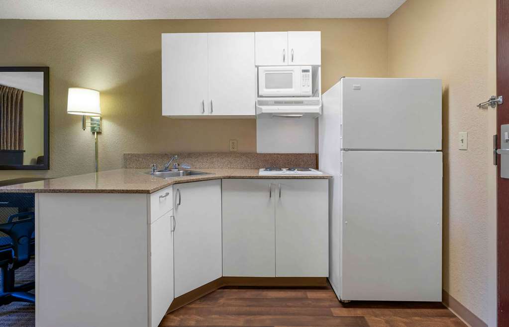 EXTENDED STAY AMERICA SUITES-guestroom-Guest Room,Kitchen/Kitchenette,On-Site.jpg