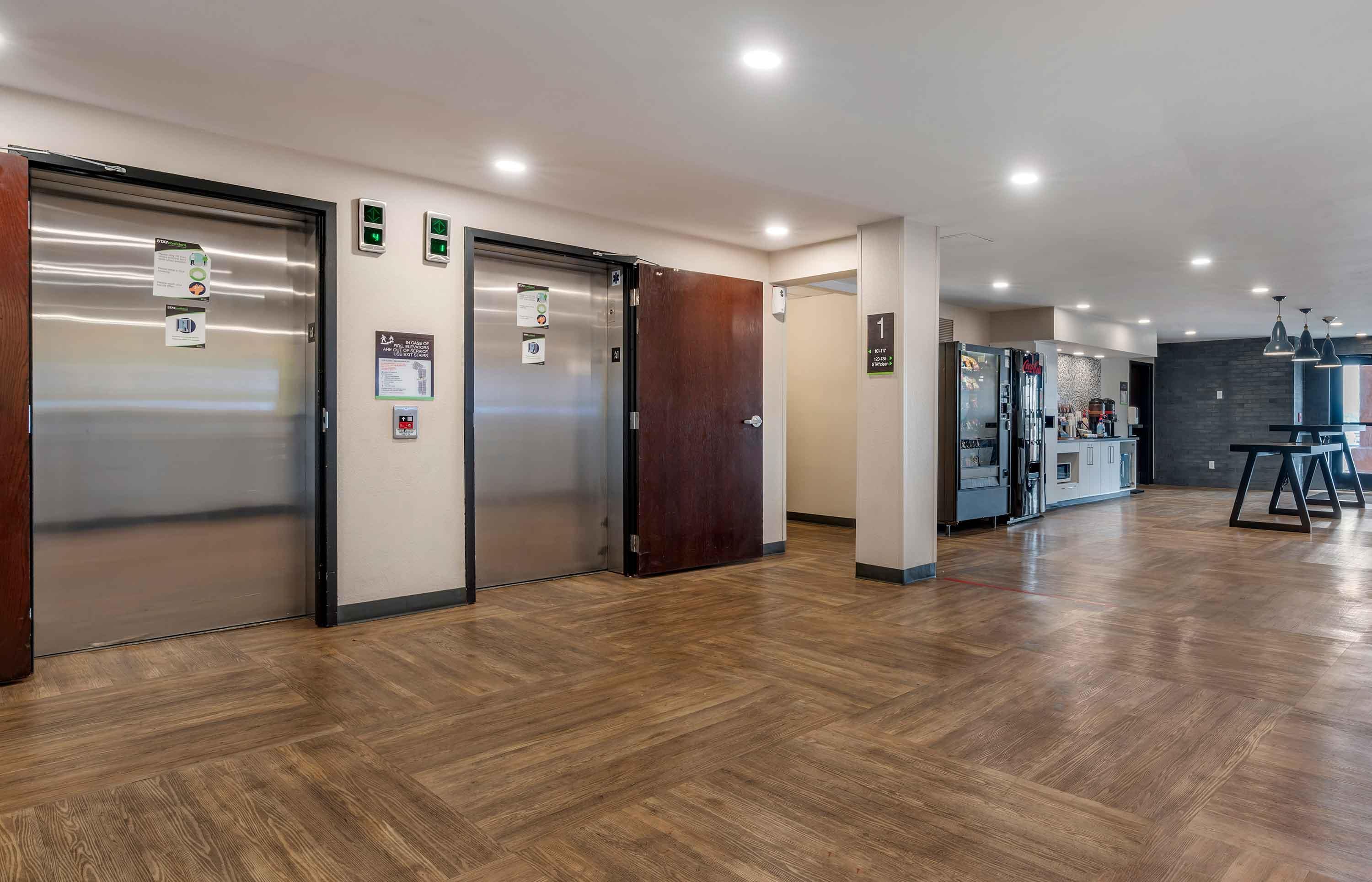 Lobby and Guest Check-in | Extended Stay America Oakland - Alameda