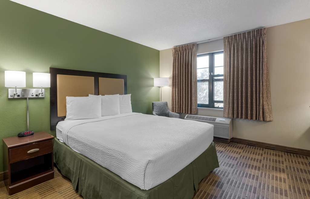 EXTENDED STAY AMERICA SUITES-guestroom-Guest Room,On-Site.jpg