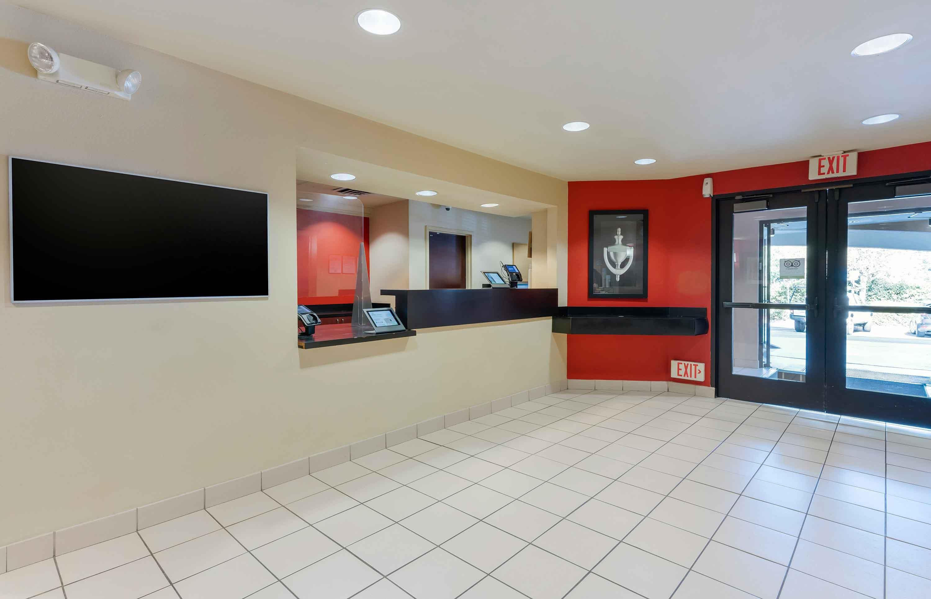 Lobby and Guest Check-in | Extended Stay America Suites Fremont Warm Springs