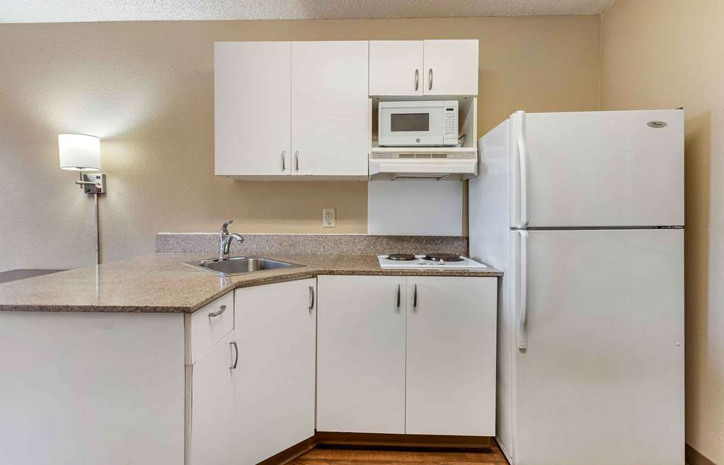 EXTENDED STAY AMERICA SUITES-guestroom-Guest Room,Kitchen/Kitchenette,On-Site.jpg