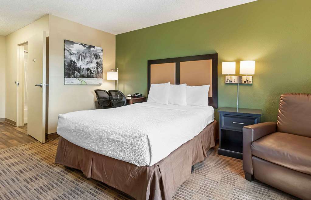 EXTENDED STAY AMERICA SUITES-guestroom-Guest Room,On-Site.jpg