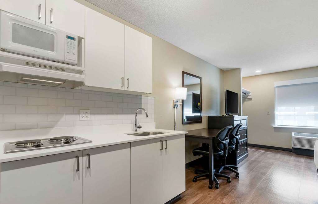 EXTENDED STAY AMERICA SUITES-guestroom-Guest Room,Kitchen/Kitchenette,On-Site.jpg