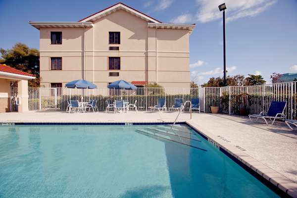 Pool - Extended Stay America Suites Edenvale South San Jose