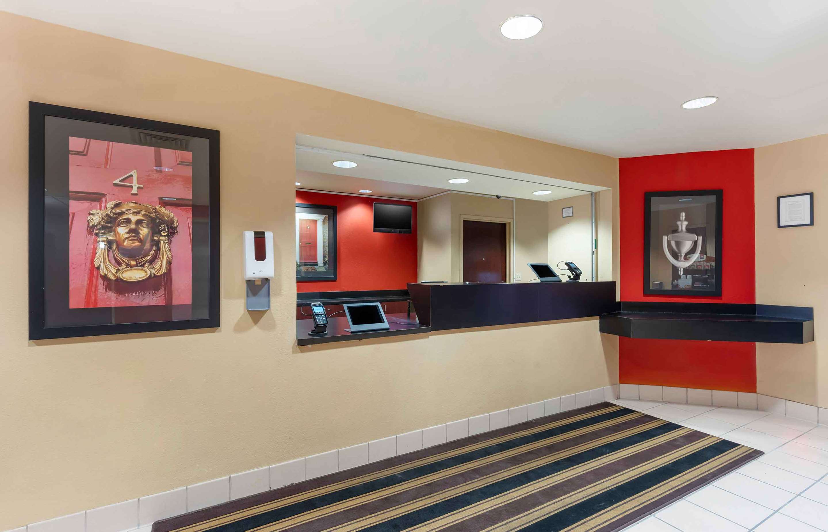 Lobby and Guest Check-in | Extended Stay America Suites Sacramento Vacaville