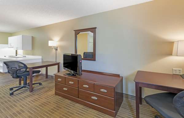  - Extended Stay America Suites Yorba Linda - CA 91, Exit 39