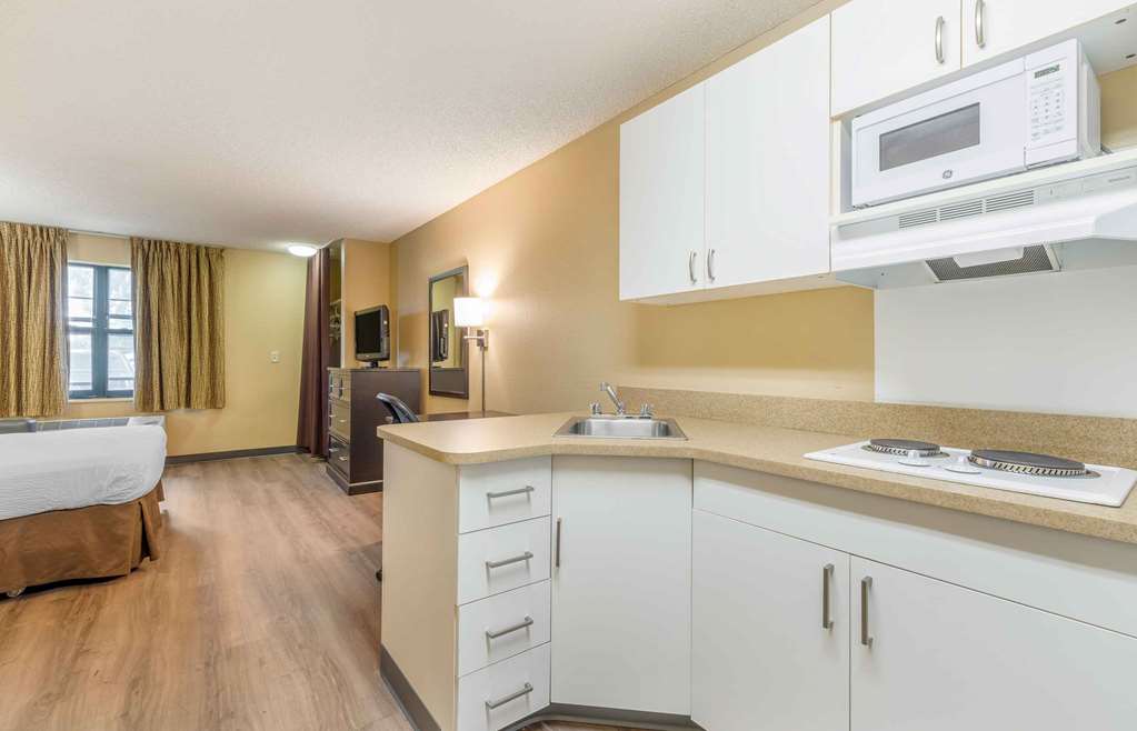 EXTENDED STAY AMERICA SUITES-guestroom-Guest Room,Kitchen/Kitchenette,On-Site.jpg