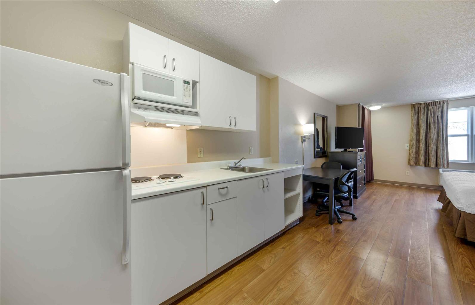 EXTENDED STAY AMERICA SUITES-guestroom-Guest Room,Guest Room Amenity,Kitchen/Kitchenette,On-Site.jpg
